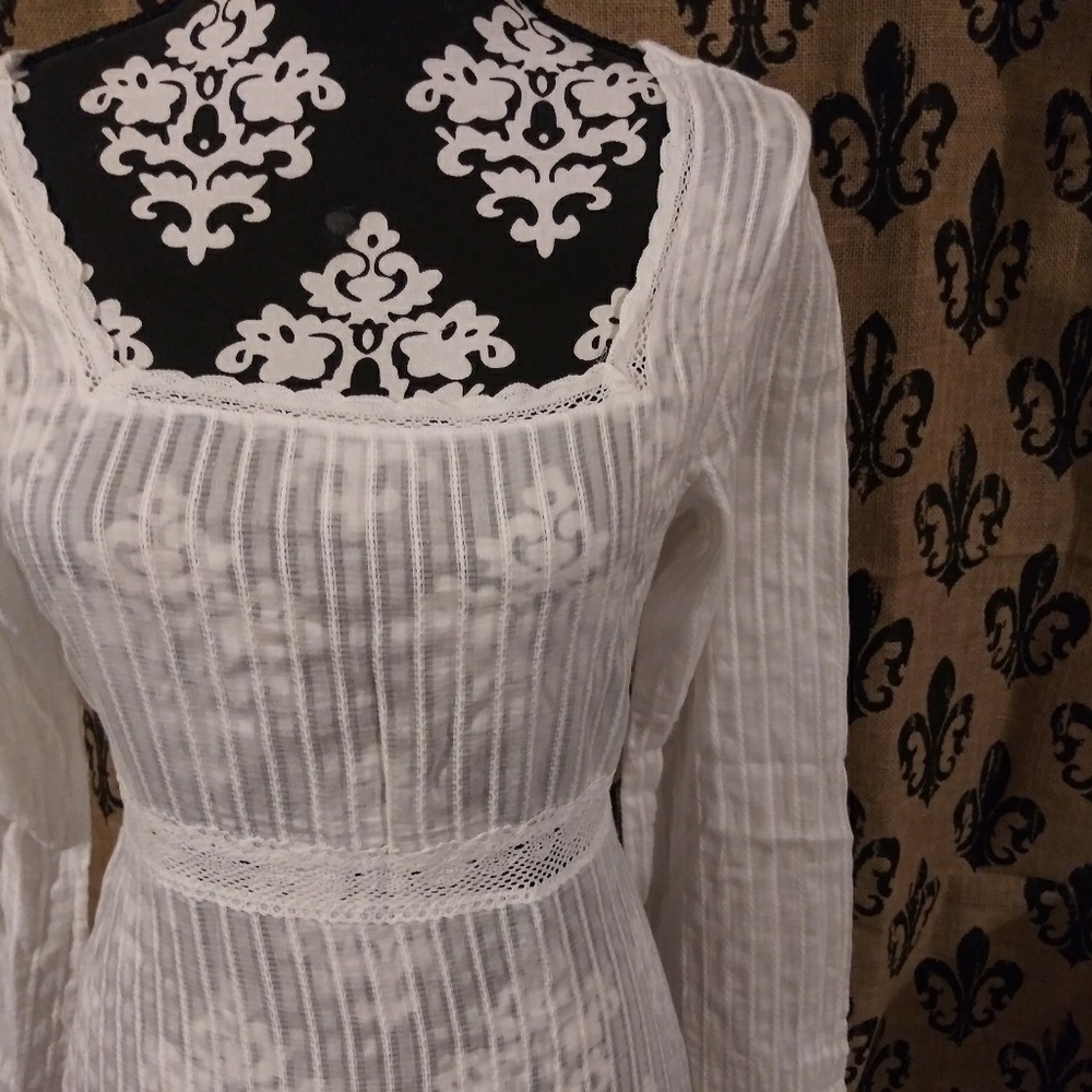Peppermint Bay white dress sz M